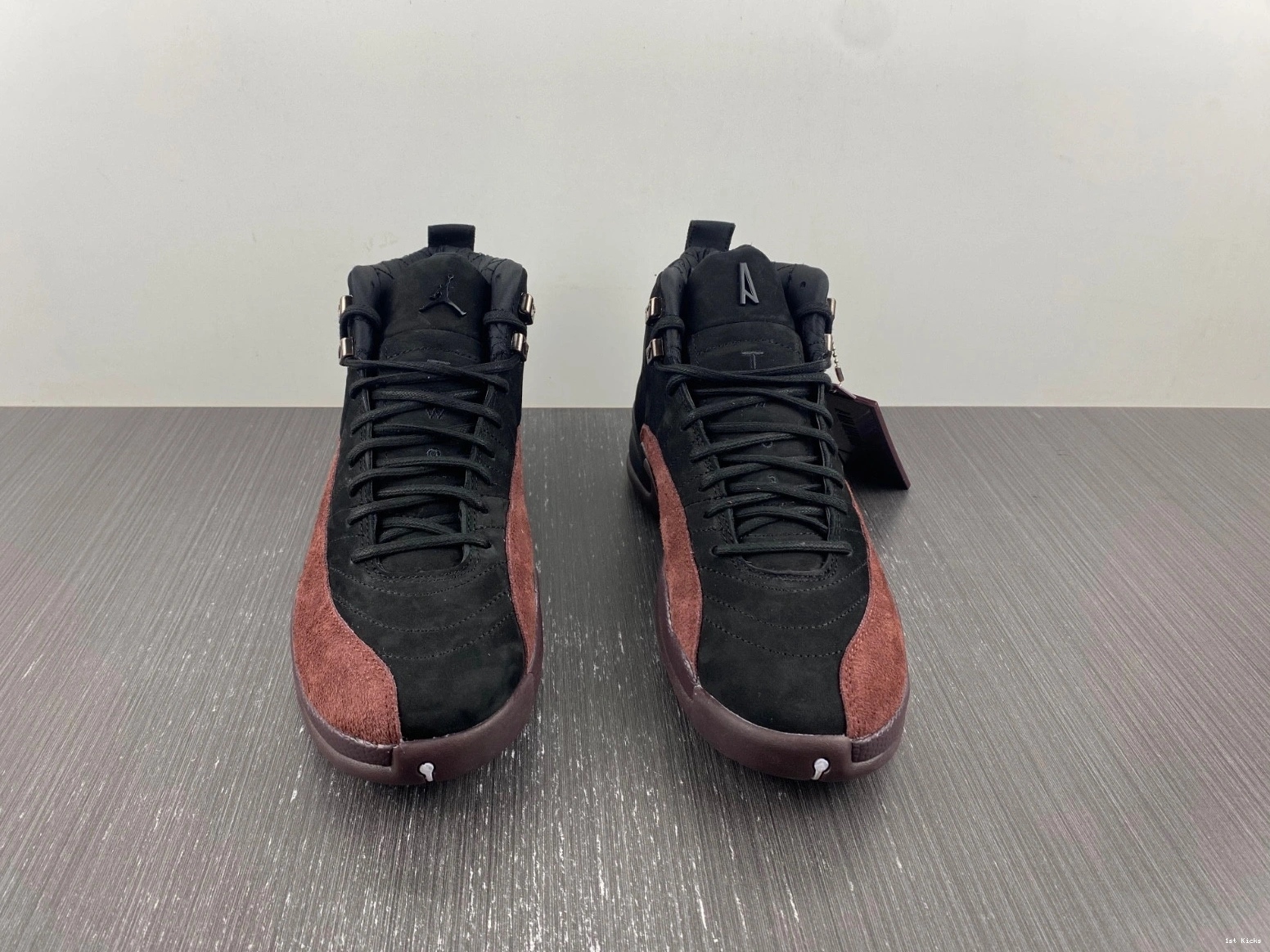 - 12 DV6989-001 Black Maniére A Ma Jordan Retro 0501
